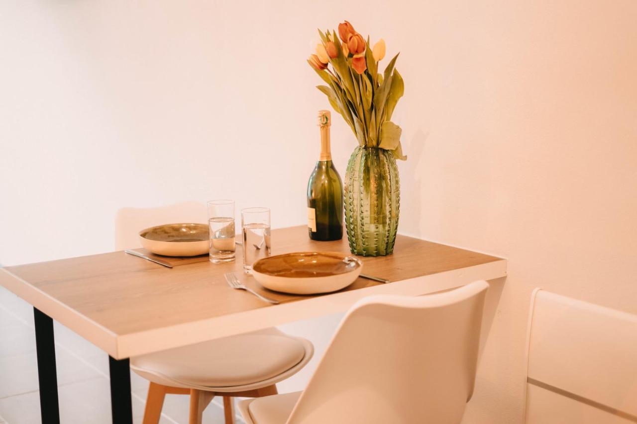 Franc-Bisontin - Unique ! 4 Logements Disponibles 브장송 외부 사진