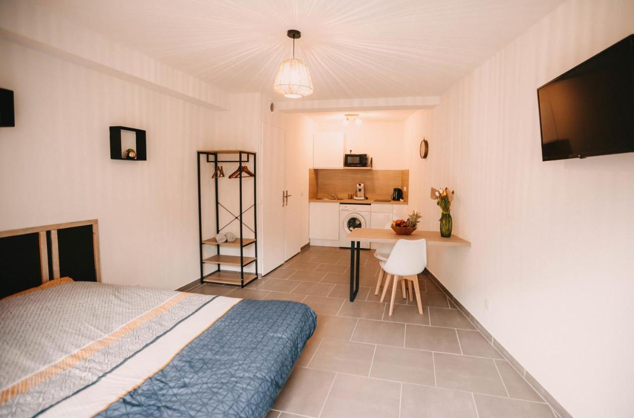 Franc-Bisontin - Unique ! 4 Logements Disponibles 브장송 외부 사진